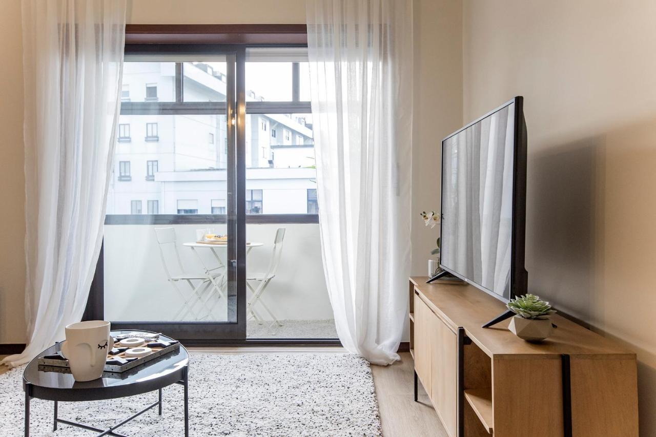 2Br Flat In Bonfim W/ Ac & Balcony By Lovelystay Porto Dış mekan fotoğraf